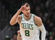 开云体育直播-凯尔特人险胜魔术，费沃斯爆发神勇的简单介绍