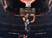 开云体育入口-库里单骑救主映照东方传奇，当江苏绝杀雷霆的剧本在NBA上演