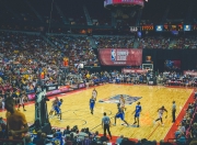 开云足球直播-拉文末节狂飙19分，骑士决胜局惊险带走76人