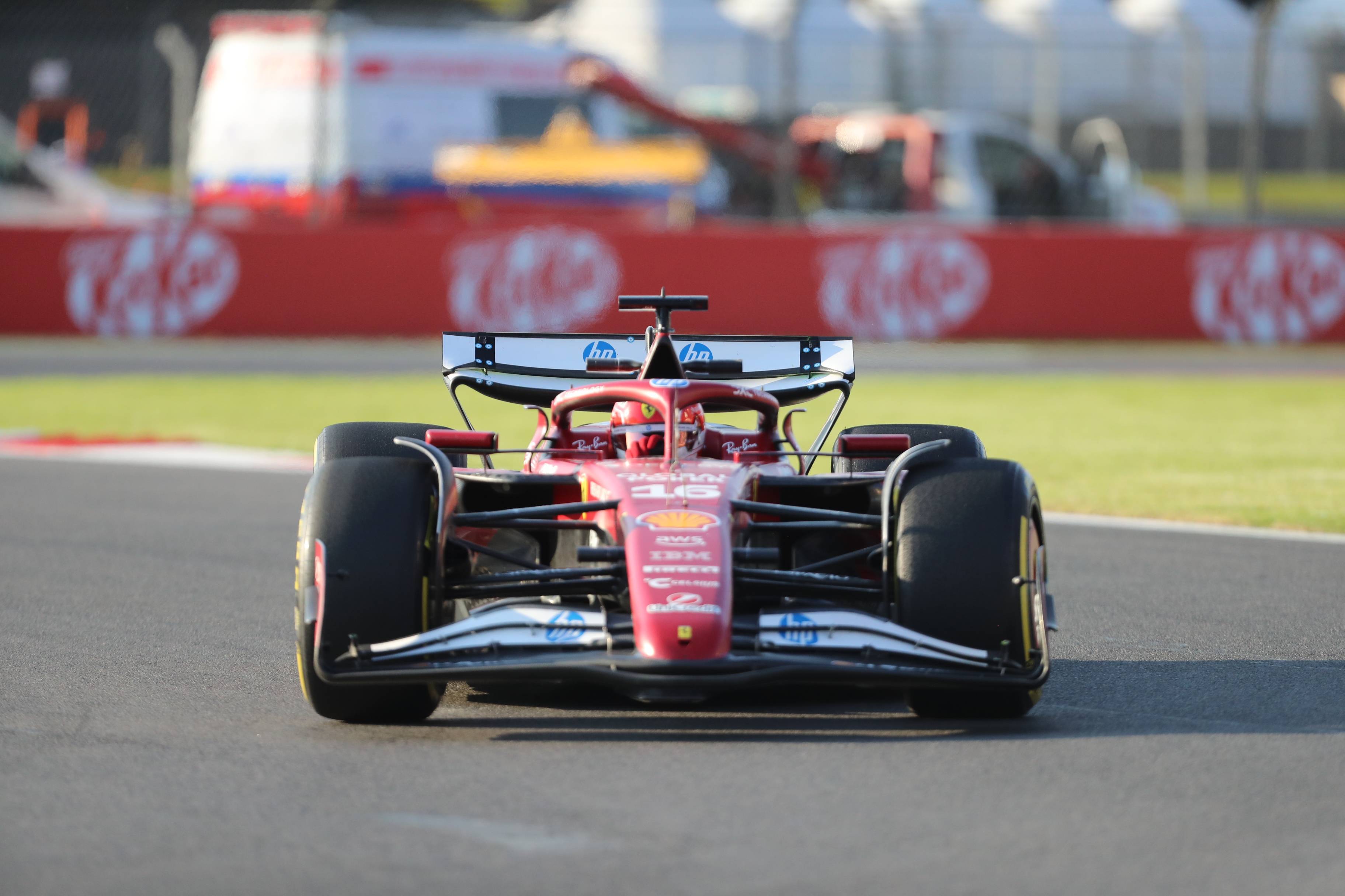 雷诺车队完胜红牛二队，勒克莱尔带队取胜