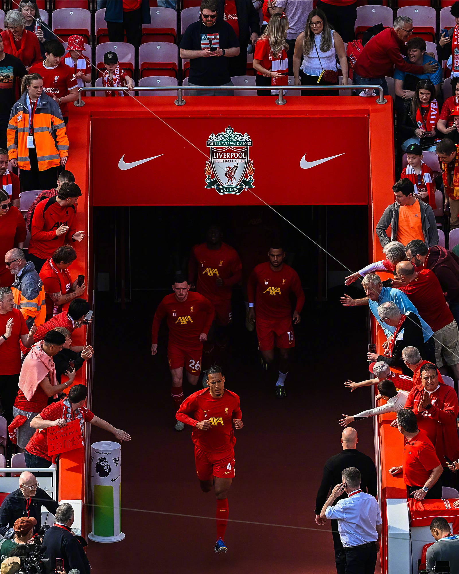 热刺榜首之争进入白热化，英超橙球豪门崛起的简单介绍