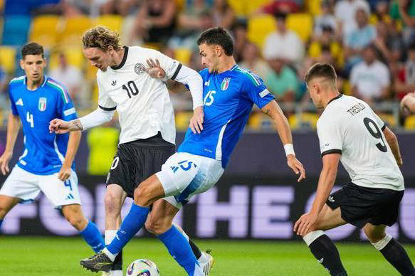 意大利球队取得胜利，晋级强赛