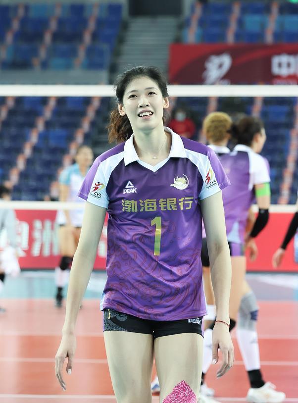 澳大利亚队后卫轮番得分力压对手夺胜