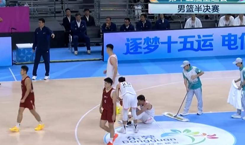 包含四川男篮击败对手，晋级希望渐浓的词条