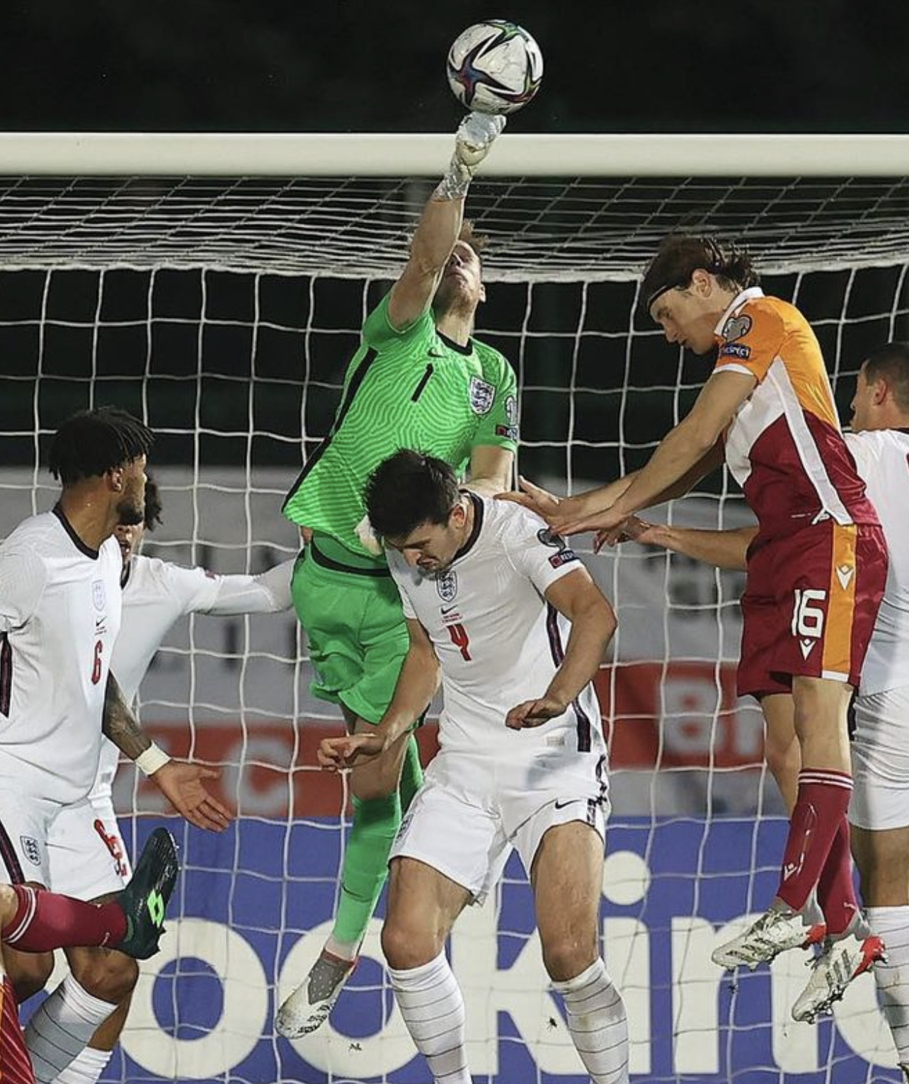 荷兰队在阿姆斯特丹杯比赛中获得胜利 荷兰队在阿姆斯特丹杯比赛中获得胜利