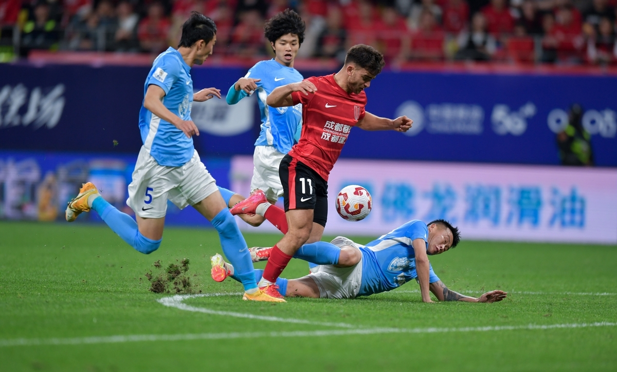 广州恒大：备战最强对手，英超球队挑战之战的简单介绍