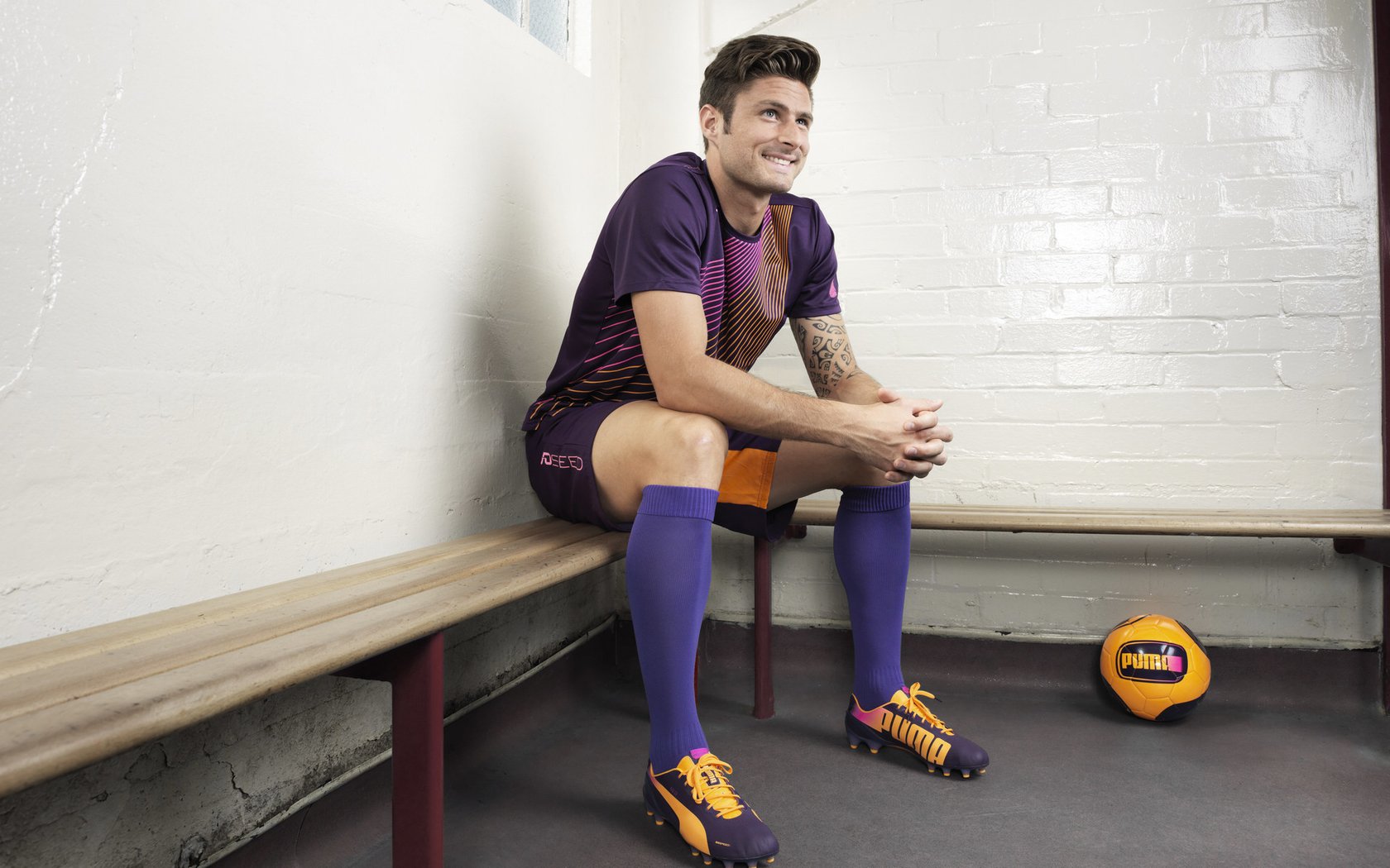 压力下的涅槃，武切维奇爆发引领马刺踏平上海队